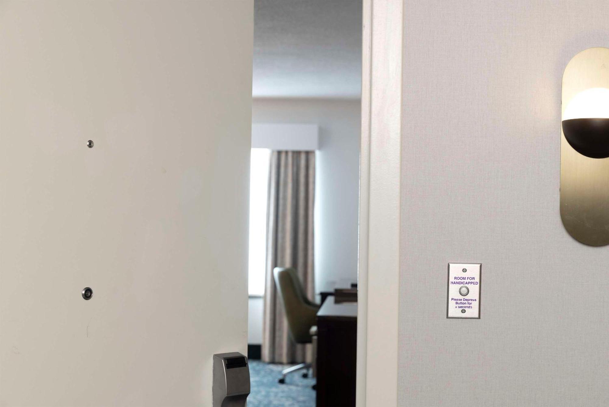 Hilton Garden Inn Bethesda Downtown Eksteriør bilde